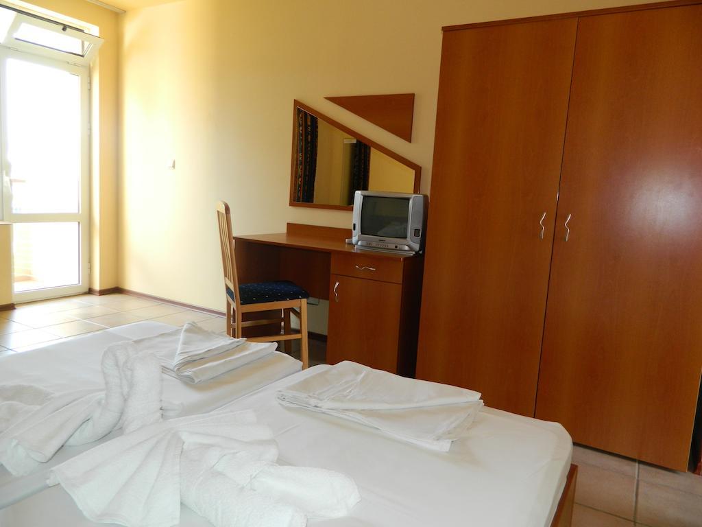 Family Hotel Privileg Sunny Beach Værelse billede