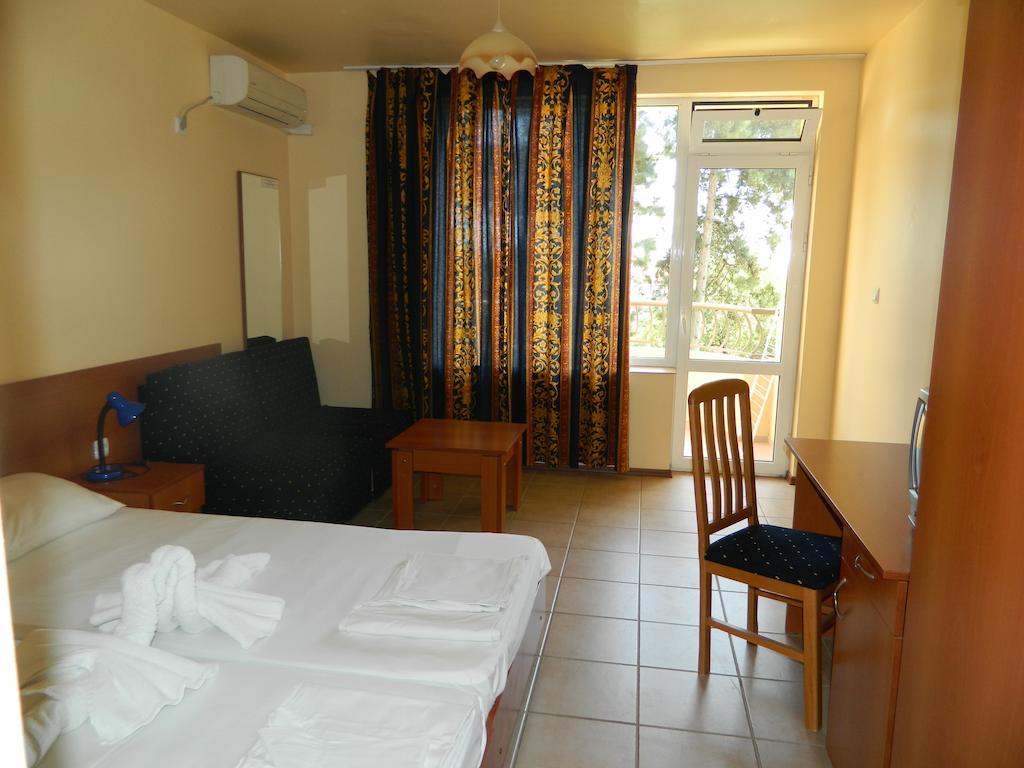 Family Hotel Privileg Sunny Beach Værelse billede